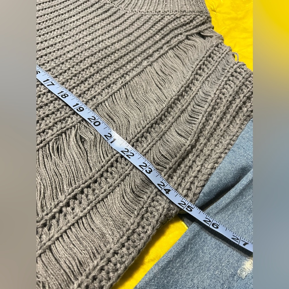 Distressed Sweater - Picture 5 of 10